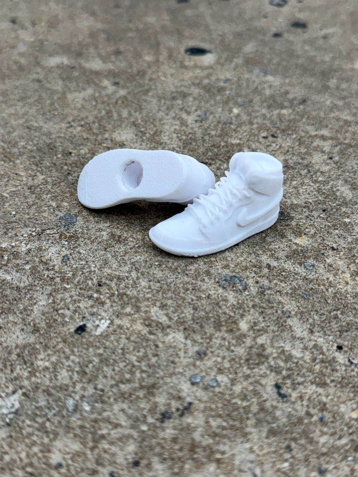 Ghost Kicks | White