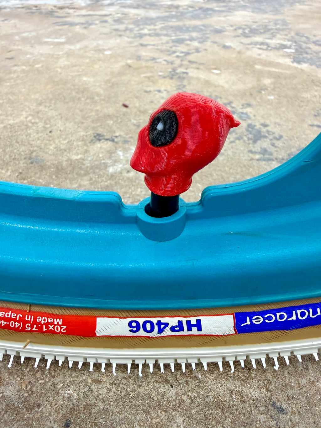 Wade's Wheels | Red Mask Valve Caps