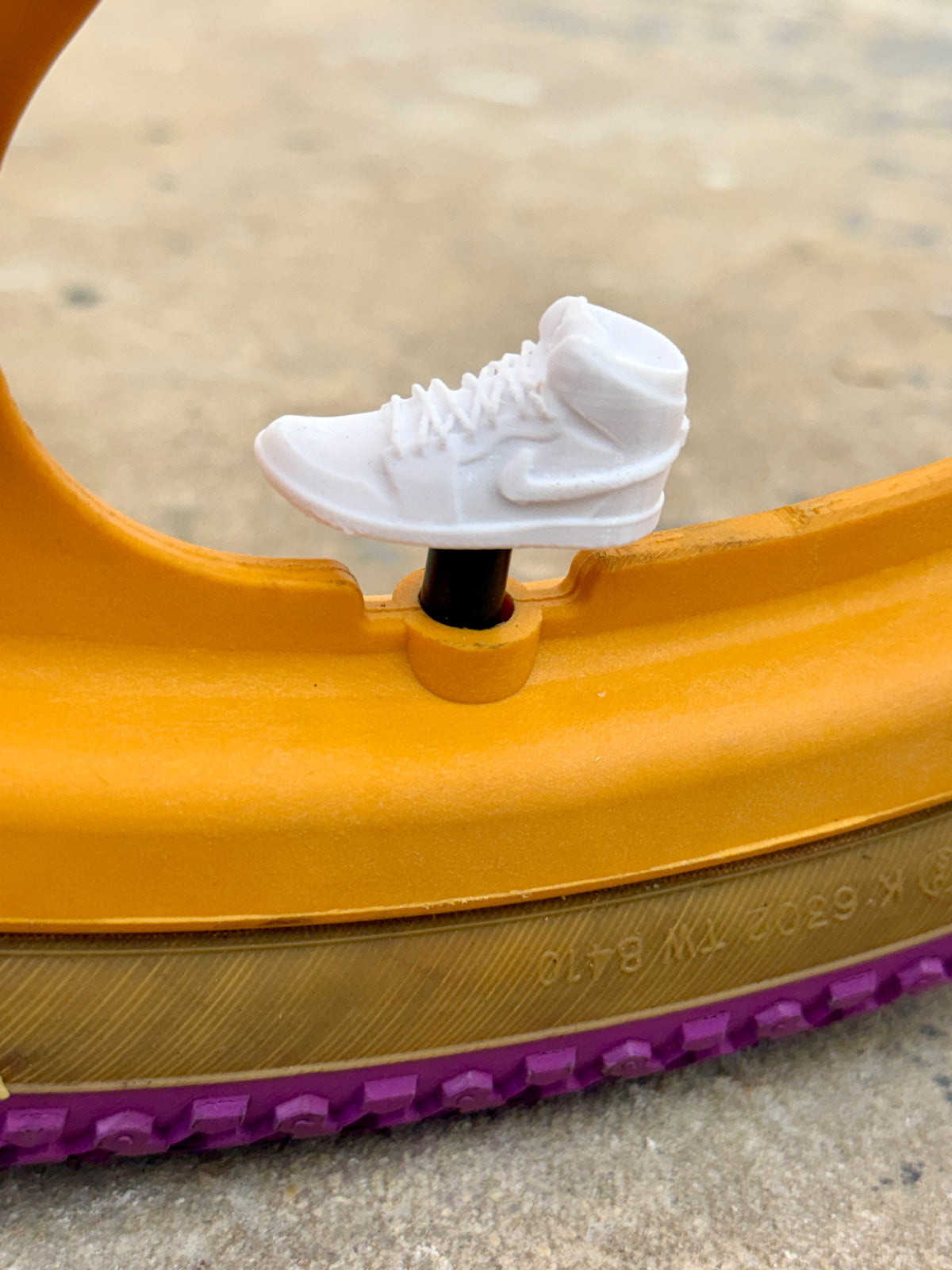 Ghost Kicks | White