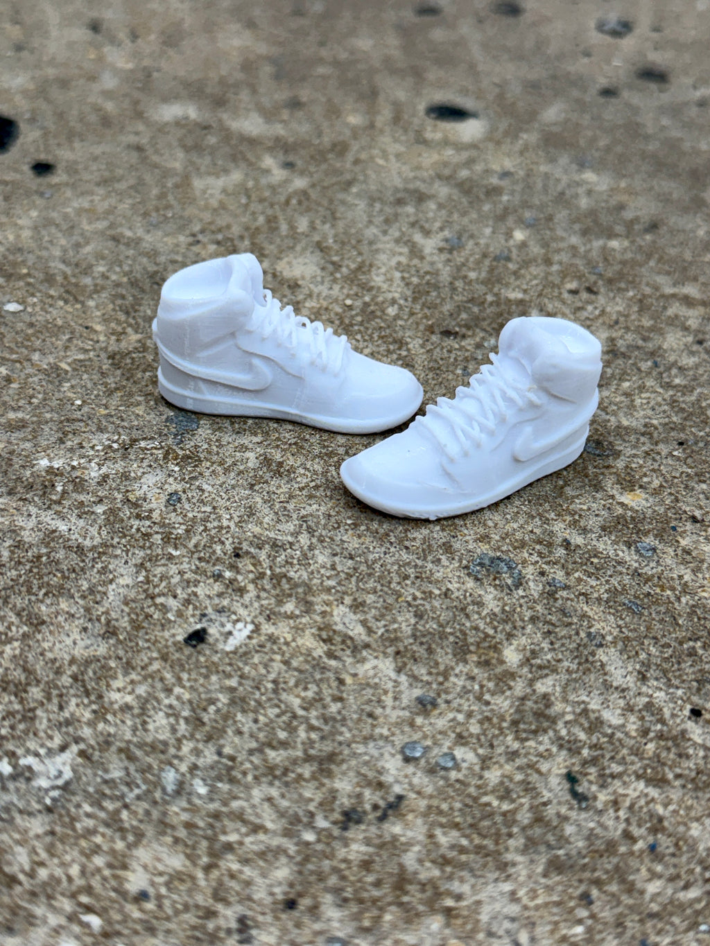 Ghost Kicks | White